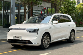 鸿蒙智行 问界M8 2025款 增程 Max+版 53.4kWh 5座版 (192线激光雷达）