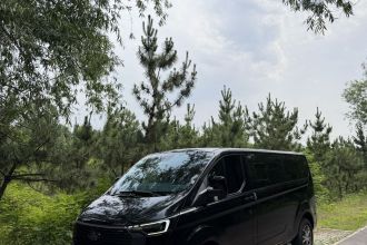 福特 全顺 2023款 2.0T柴油自动商旅型中轴低顶7/8/9座