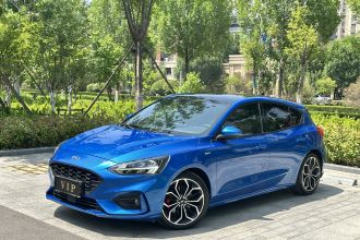 福特 福克斯 2020款 两厢 EcoBoost 180 自动ST Line