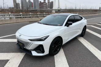 长安UNI-V 2023款 1.5T 尊贵型