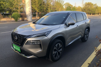 日产 奇骏 2023款 e-POWER 超混双电机四驱豪华版
