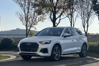 奥迪Q5L 2022款 改款 45T 豪华动感型