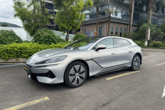 腾势Z9GT 2024款 1100四驱Max版