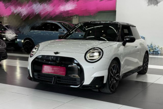 电动MINI COOPER 2024款 452km COOPER SE 赛车手