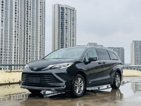 丰田 赛那SIENNA 2023款 2.5L混动 舒适版
