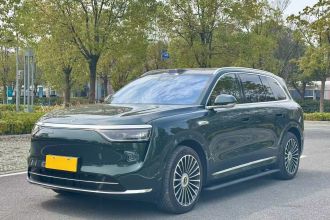 鸿蒙智行 问界M8 2025款 增程 Ultra版 53.4kWh 6座版