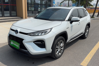 丰田 威兰达 2022款 双擎 2.5L E-CVT两驱豪华PLUS版