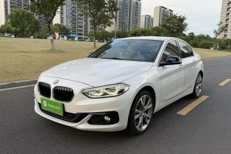 宝马1系 2018款 改款 120i 设计套装型