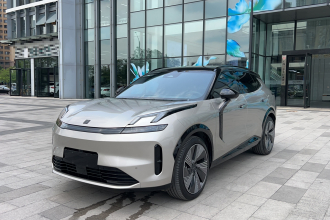 领克08 EM-P 2023款 220km 四驱性能Halo