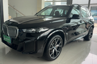 宝马X5 2023款 xDrive 30Li 尊享型M运动曜夜套装