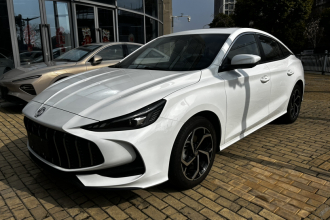 名爵 MG5 2025款 300TGI 全球旗舰版