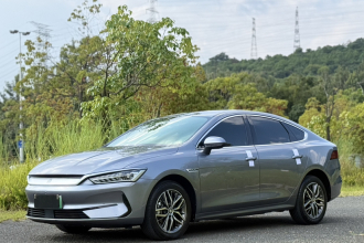 比亚迪 秦PLUS 2024款 荣耀版 EV 420KM超越型