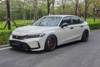 本田 思域 2023款 HATCHBACK 240TURBO CVT极锐版