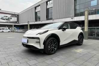 极氪X 2025款 四座后驱魔方版