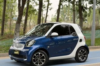 smart fortwo 2015款 1.0L 52千瓦硬顶激情版