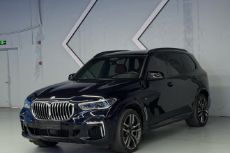 宝马X5 2022款 改款 xDrive 40Li 尊享型M运动套装