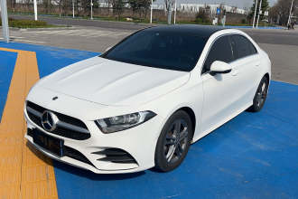 奔驰A级 2022款 改款 A 180 L 运动轿车