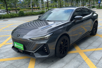 长安UNI-V 2023款 1.5T 尊贵型
