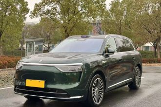 鸿蒙智行 问界M8 2025款 增程 Ultra版 53.4kWh 6座版