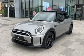 MINI 2023款 改款 1.5T COOPER 艺术家 五门版