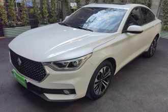 宝骏RC-6 2019款 1.5T CVT 24小时在线尊贵型