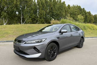 比亚迪 秦PLUS 2025款 EV 智驾版 420KM领先型