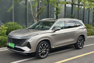 荣威RX9 2023款 2.0T 两驱越享版