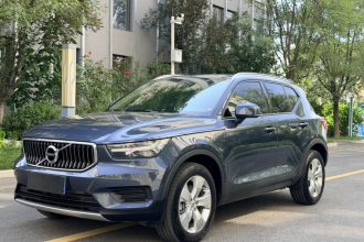沃尔沃XC40 2022款 T4 四驱智行时尚版