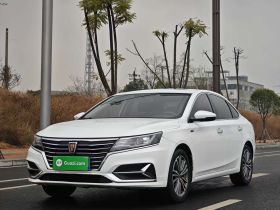 荣威i6 2020款 PLUS 1.6L CVT 4G互联荣耀旗舰版