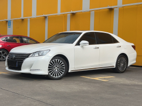 丰田 皇冠 2018款 2.0T 运动版