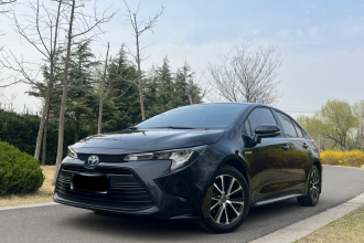 丰田 雷凌 2023款 智能电混双擎 1.8L 领先版