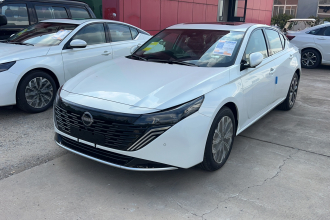日产 天籁 2026款 鸿蒙座舱 2.0L 智能超舒适版