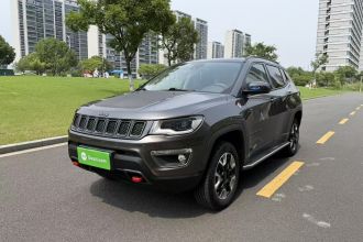 Jeep 指南者 2017款 200TS 自动高性能四驱版