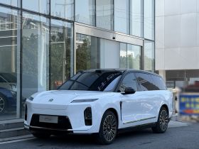 蔚来ES8 2026款 六座行政豪华版