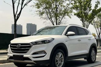 现代 途胜 2015款 1.6T 双离合两驱智能型