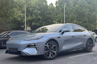 吉利银河 银河E8 2025款 700km 远航智驾版