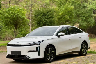 吉利银河 银河L6 2023款 60km PLUS