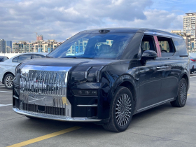 极氪009 2024款 六座行政版四驱 108kWh