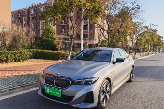 宝马i3 2023款 eDrive 40 L 曜夜运动套装