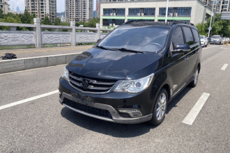 宝骏730 2014款 1.5L 手动舒适ESP版 7座