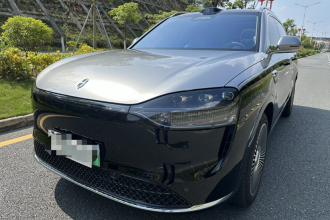 鸿蒙智行 问界M9 2025款 增程 Ultra版 52kWh 6座版 (192线激光雷达）