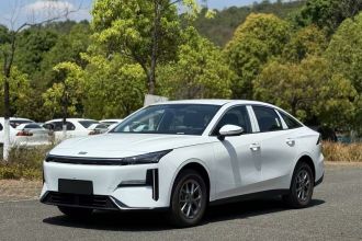 吉利银河 银河L6 2025款 EM-i 60km 启航版