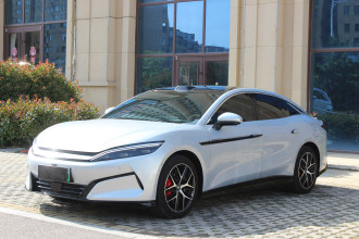 比亚迪 汉L 2025款 EV 四驱激光雷达旗舰型