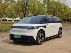 极氪MIX 2025款 智驾版