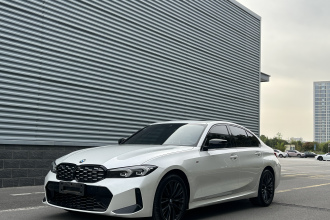 宝马3系 2023款 325i M运动曜夜套装