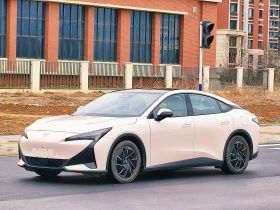 ARCFOX极狐 极狐 阿尔法S5 2024款 560PRO 185kW