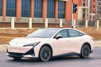 ARCFOX极狐 极狐 阿尔法S5 2024款 560PRO 185kW