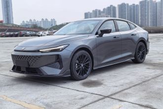 长安UNI-V 2024款 1.5T 尊贵运动型