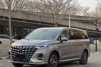 荣威iMAX8新能源 2025款 1.5T DMH 陆尊奢享版