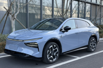 小鹏G7 2025款 702 超长续航 Ultra